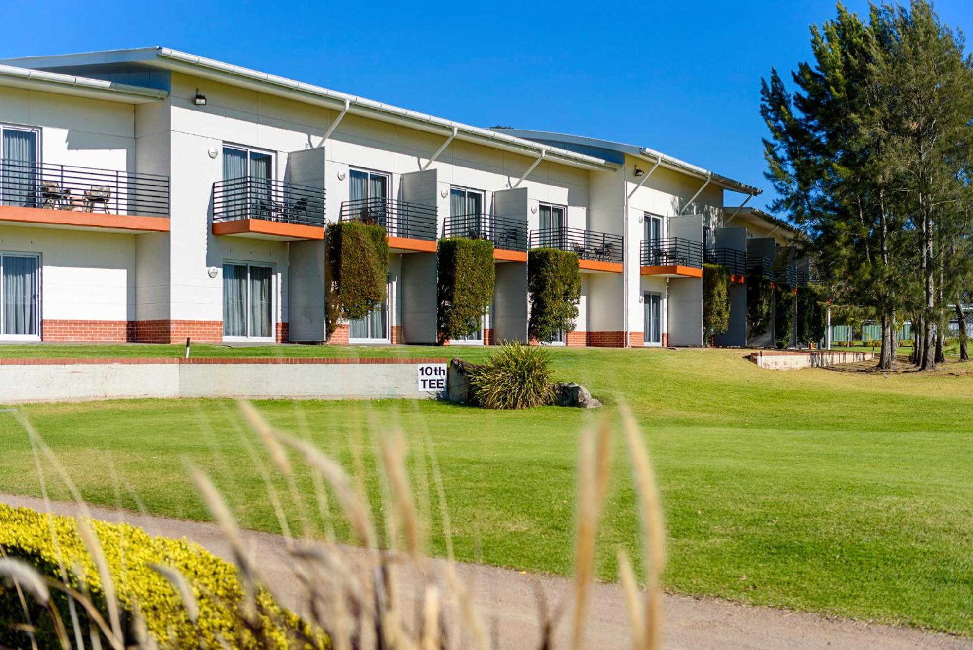 Springs Shoalhaven Nowra Motel Exterior photo