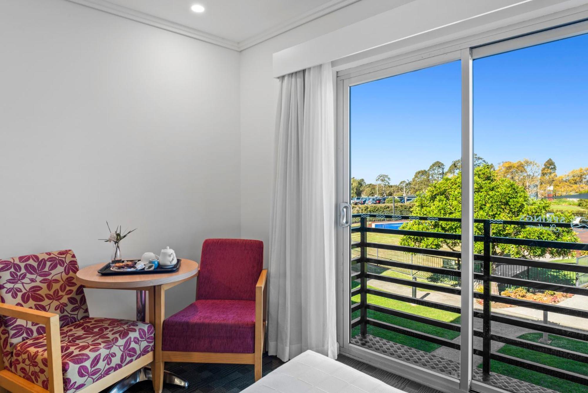 Springs Shoalhaven Nowra Motel Exterior photo