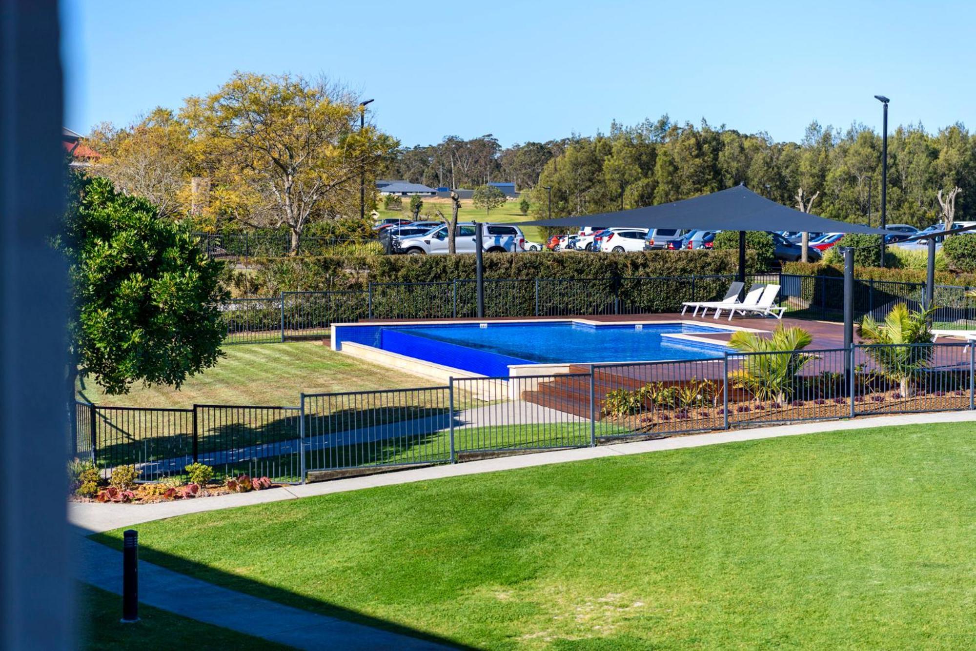 Springs Shoalhaven Nowra Motel Exterior photo