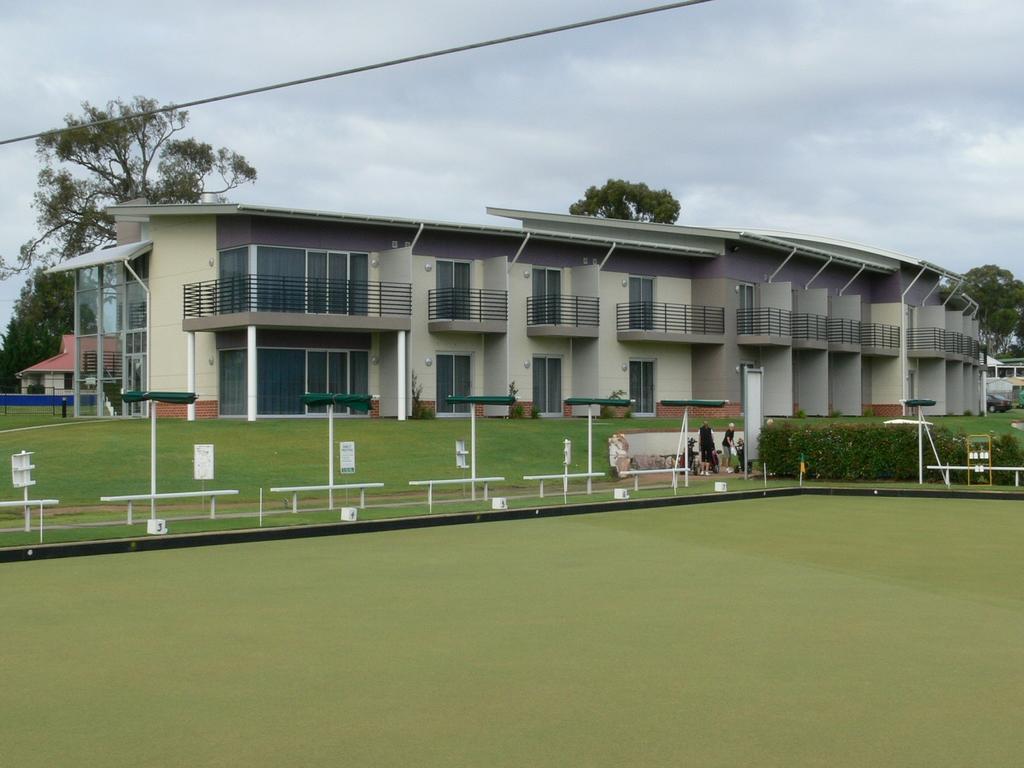 Springs Shoalhaven Nowra Motel Exterior photo